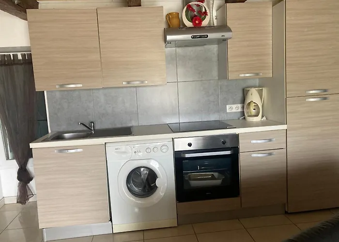 Maison Des Pruniers Feriehus *